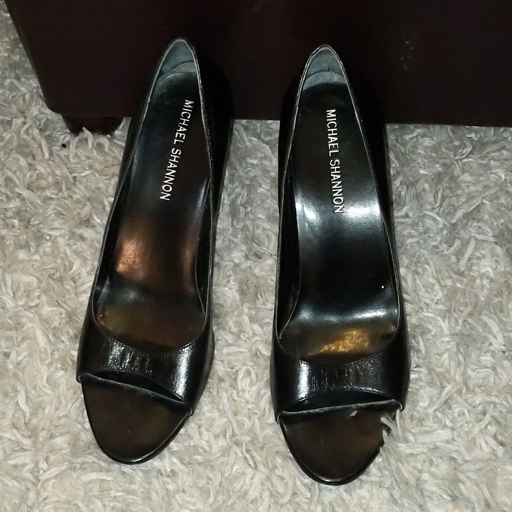 Black open toed pumps